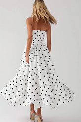 Weißes Trägerloses A-Linie Kleid mit schwarzen Polka Dots